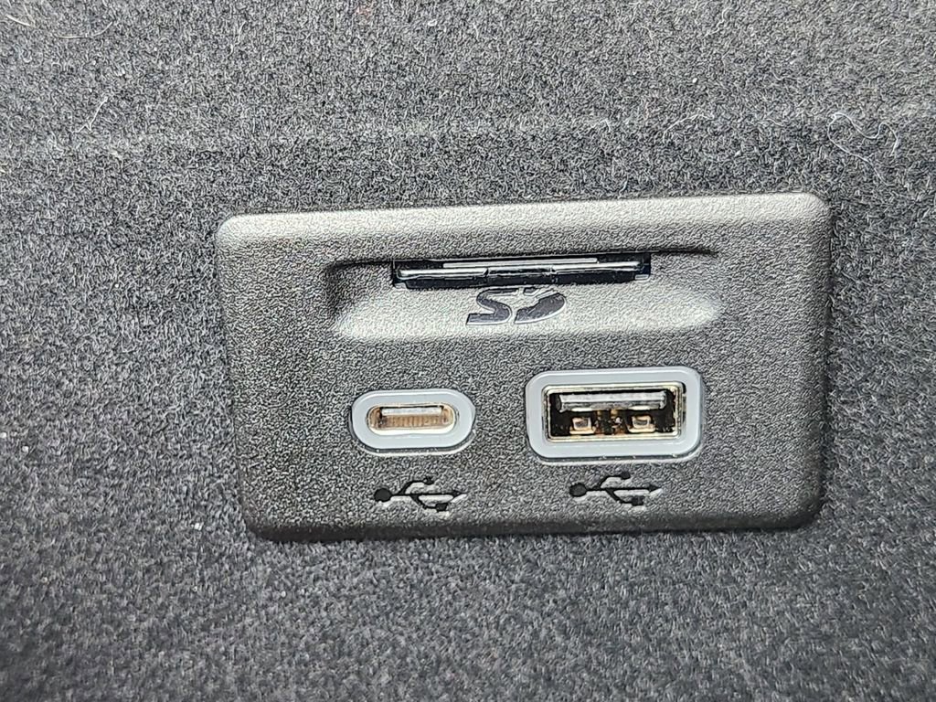 Used 2023 Cadillac XT6 Premium Luxury w/ Technology Package image 22