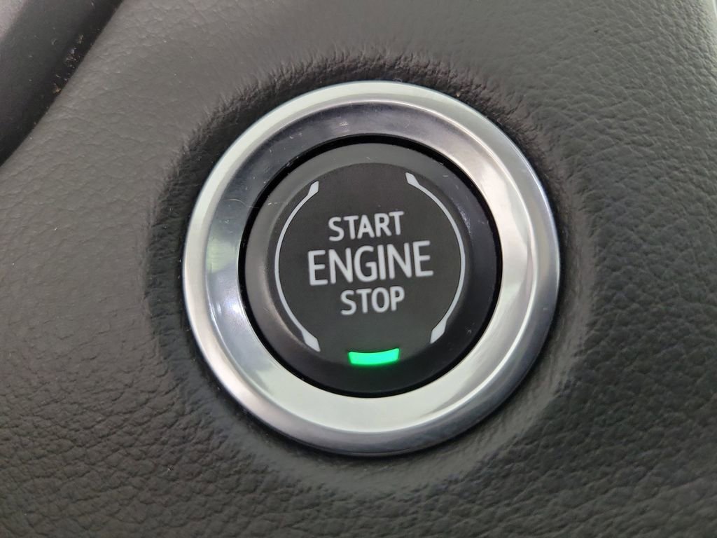 Certified 2023 Cadillac XT4 Premium Luxury image 30