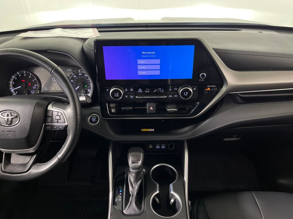 Certified 2024 Toyota Highlander XLE image 15