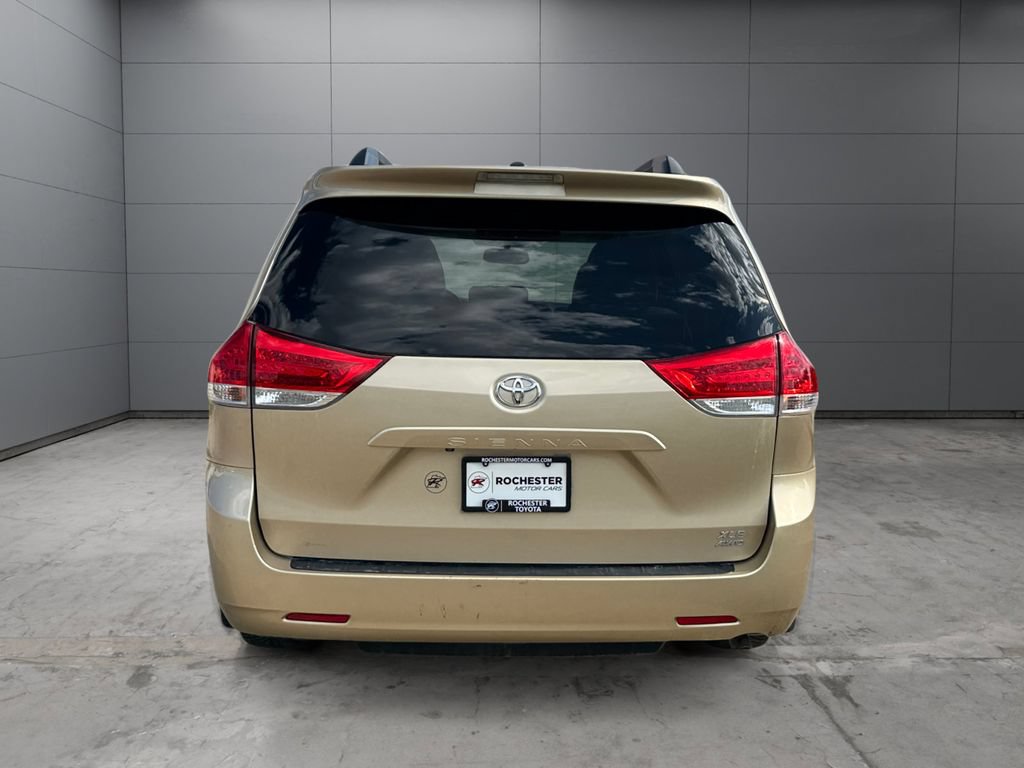 Used 2012 Toyota Sienna XLE AWD/4WD image 4