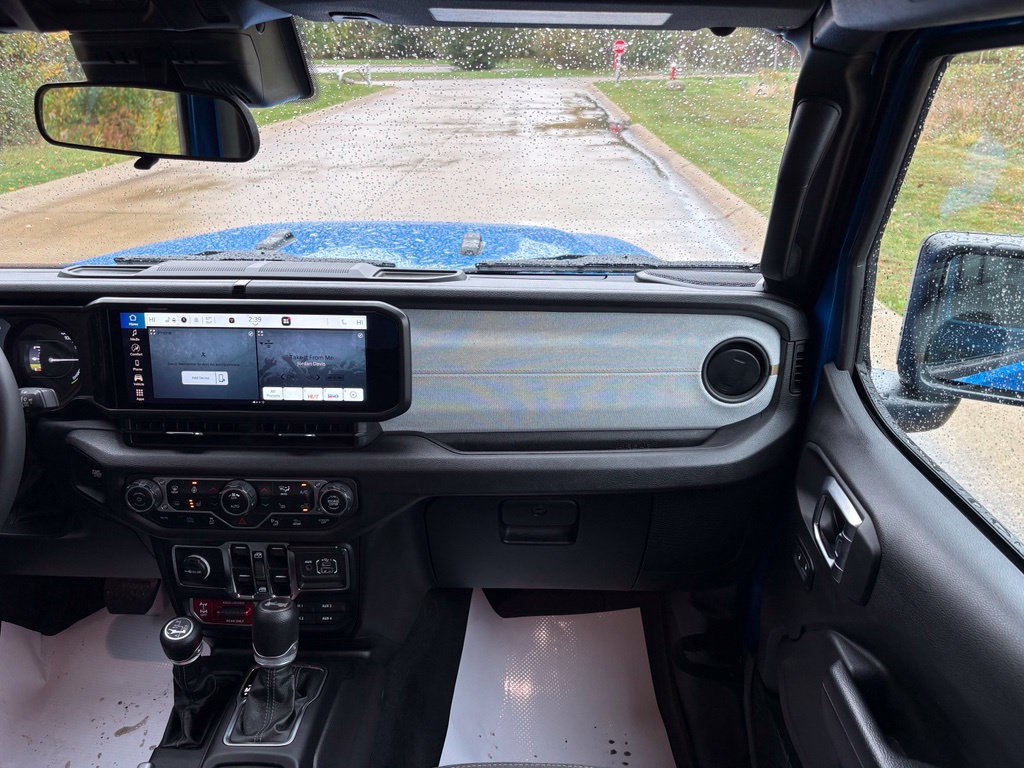 Used 2024 Jeep Wrangler Unlimited AWD/4WD image 31