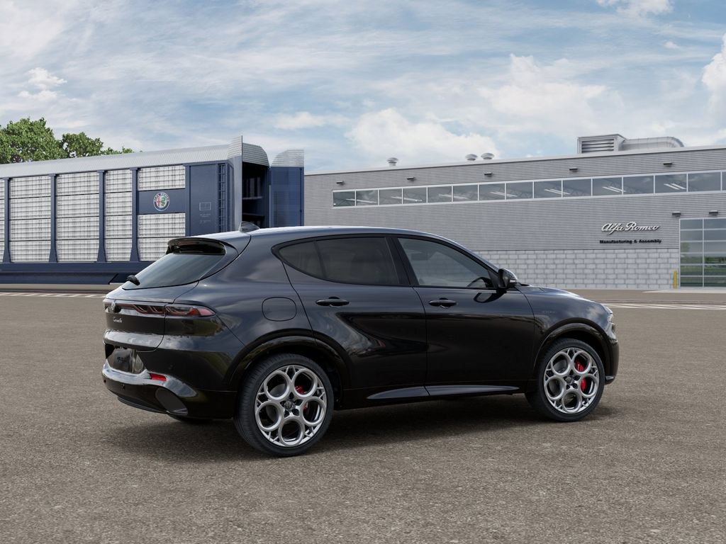 New 2025 Alfa Romeo Tonale w/ Premium Package AWD/4WD image 4