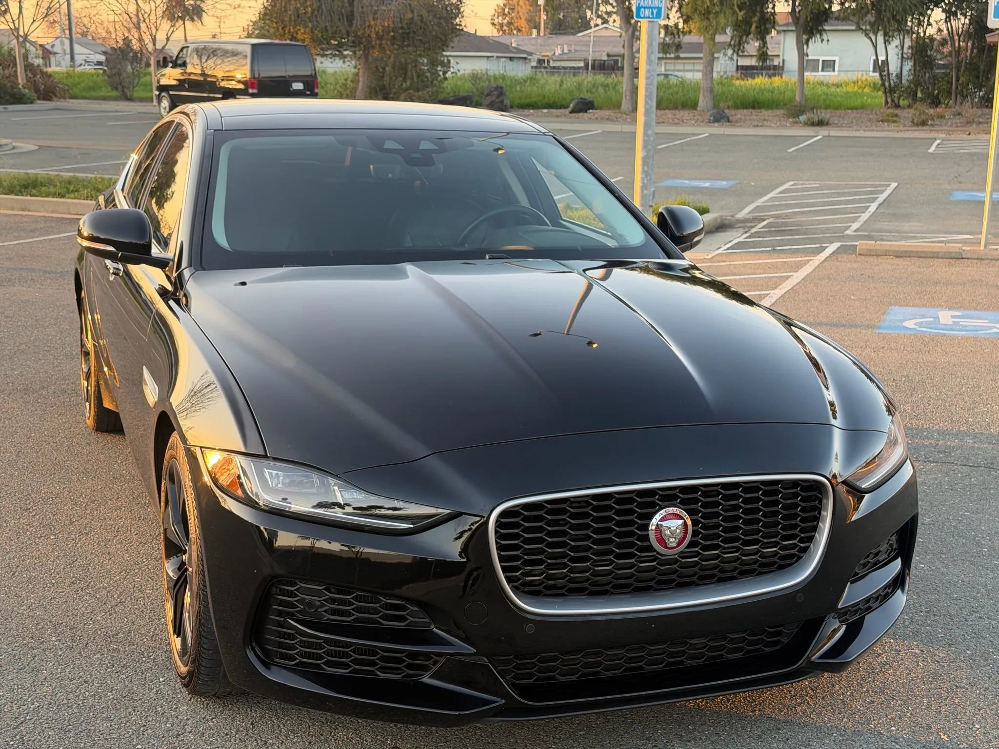 Used 2020 Jaguar XE S RWD image 20