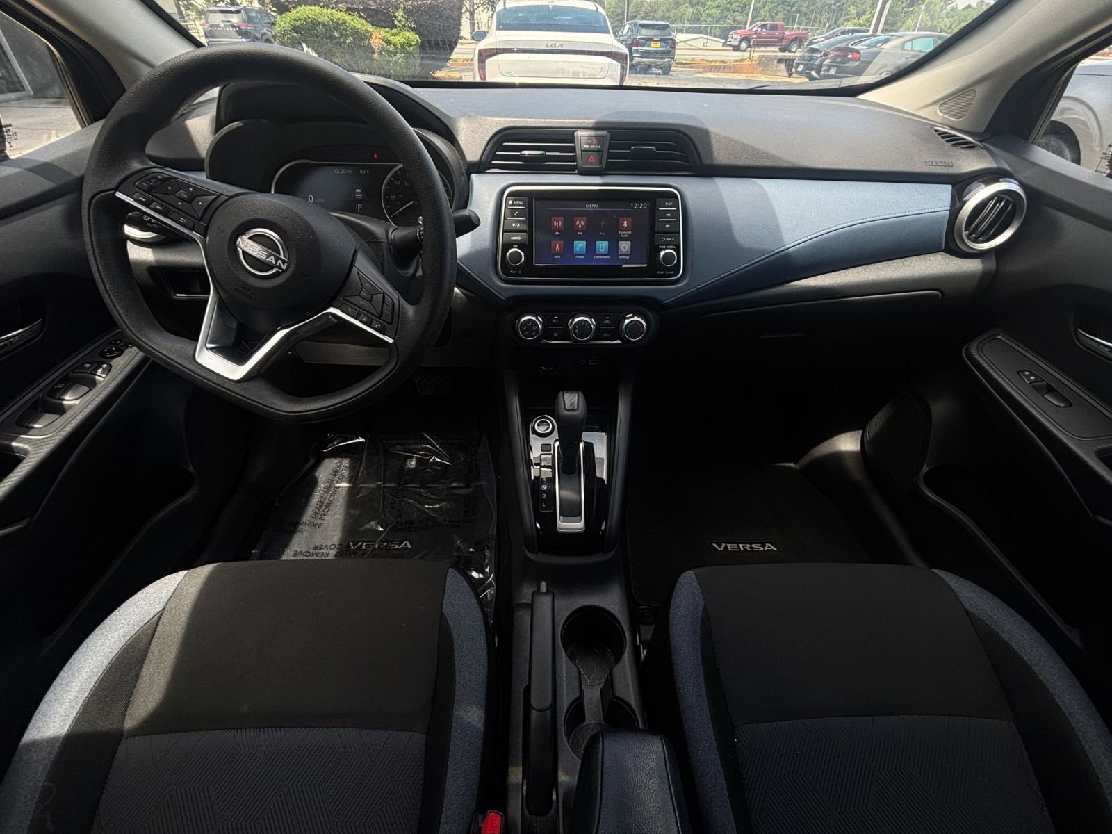 Used 2025 Nissan Versa SV FWD image 33