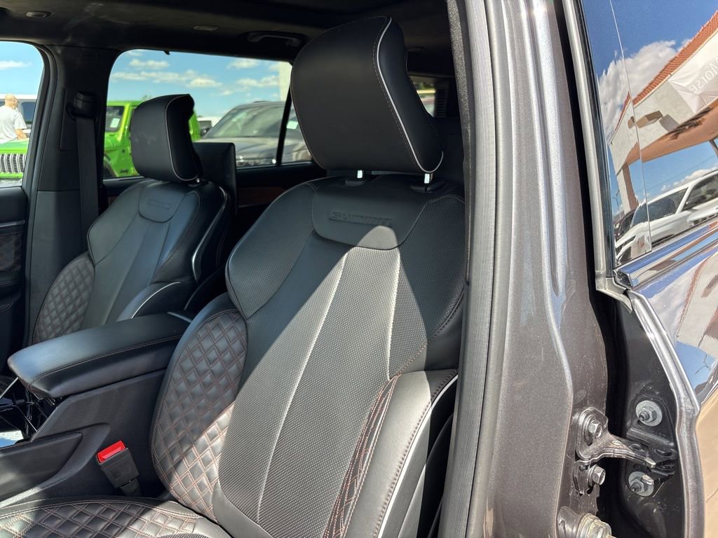 Used 2023 Jeep Grand Cherokee L Summit AWD/4WD image 14