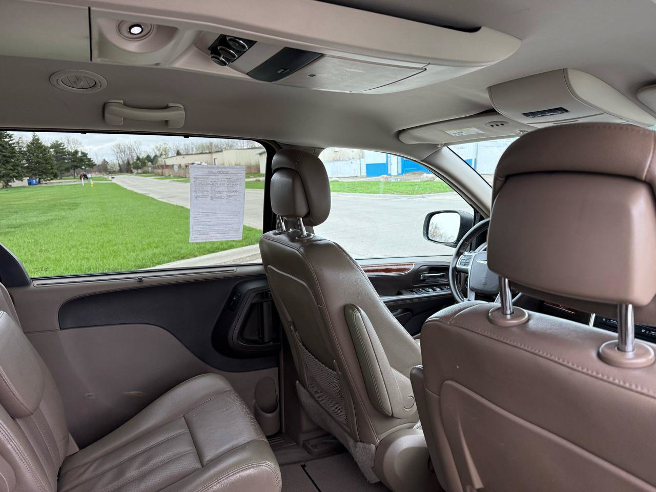 Used 2011 Chrysler Town & Country Touring-L w/ Entertainment Group #2 FWD image 24