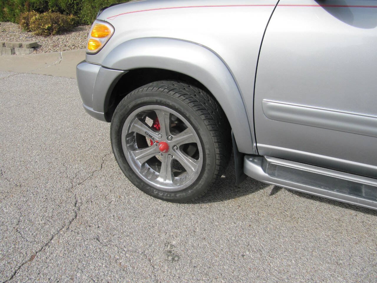 Used 2002 Toyota Sequoia SR5 AWD/4WD image 6