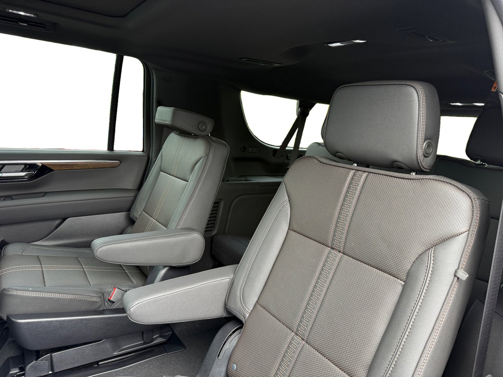 New 2026 Chevrolet Suburban High Country image 16