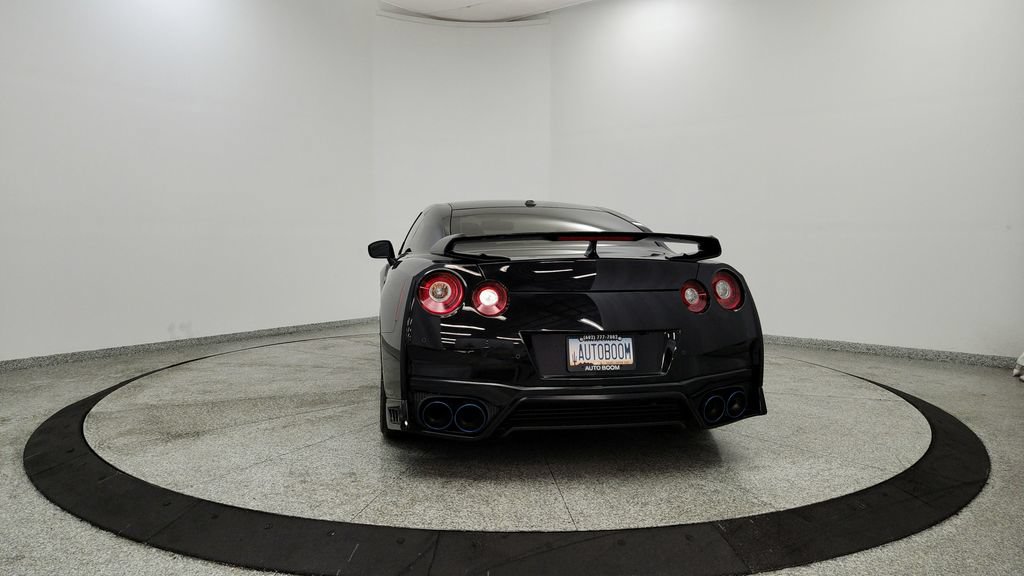 Used 2020 Nissan GT-R Premium w/ Premium Interior Package AWD/4WD image 4