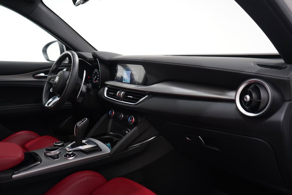Used 2024 Alfa Romeo Stelvio Veloce AWD/4WD image 18