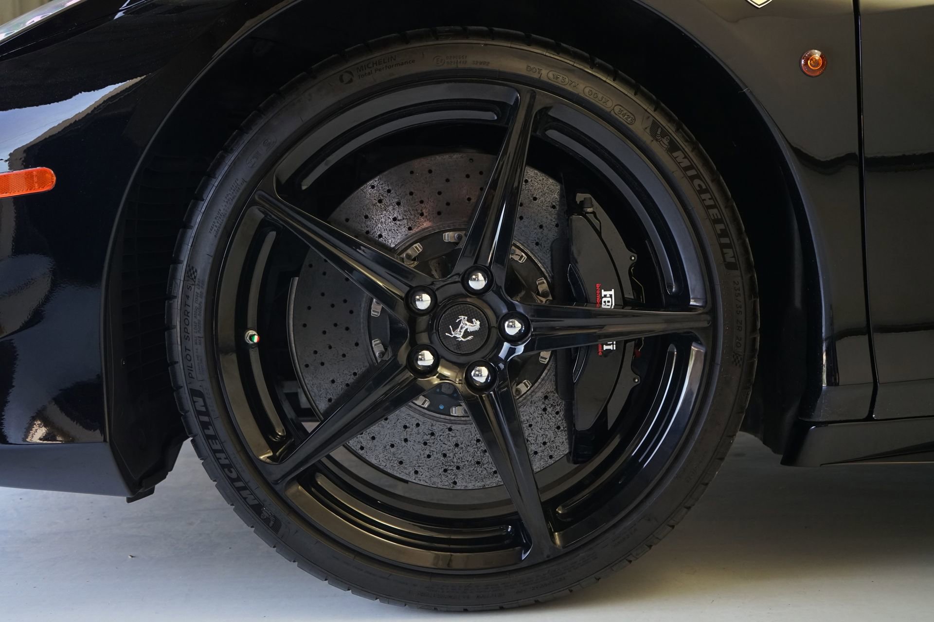 Used 2015 Ferrari 458 Spider image 27