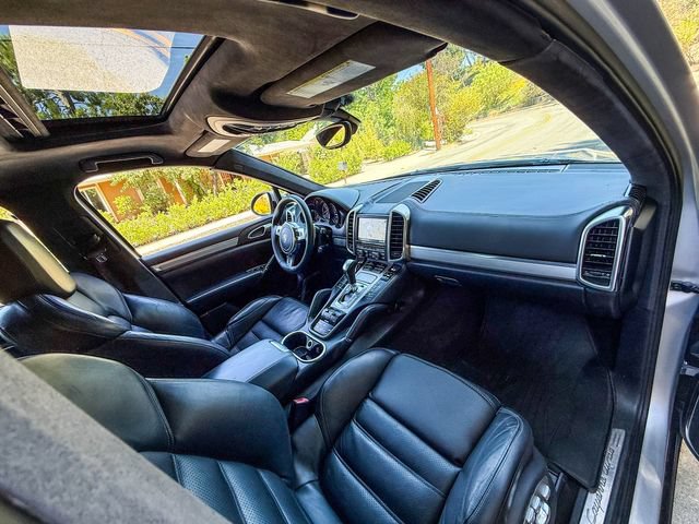 Used 2011 Porsche Cayenne Turbo AWD/4WD image 11