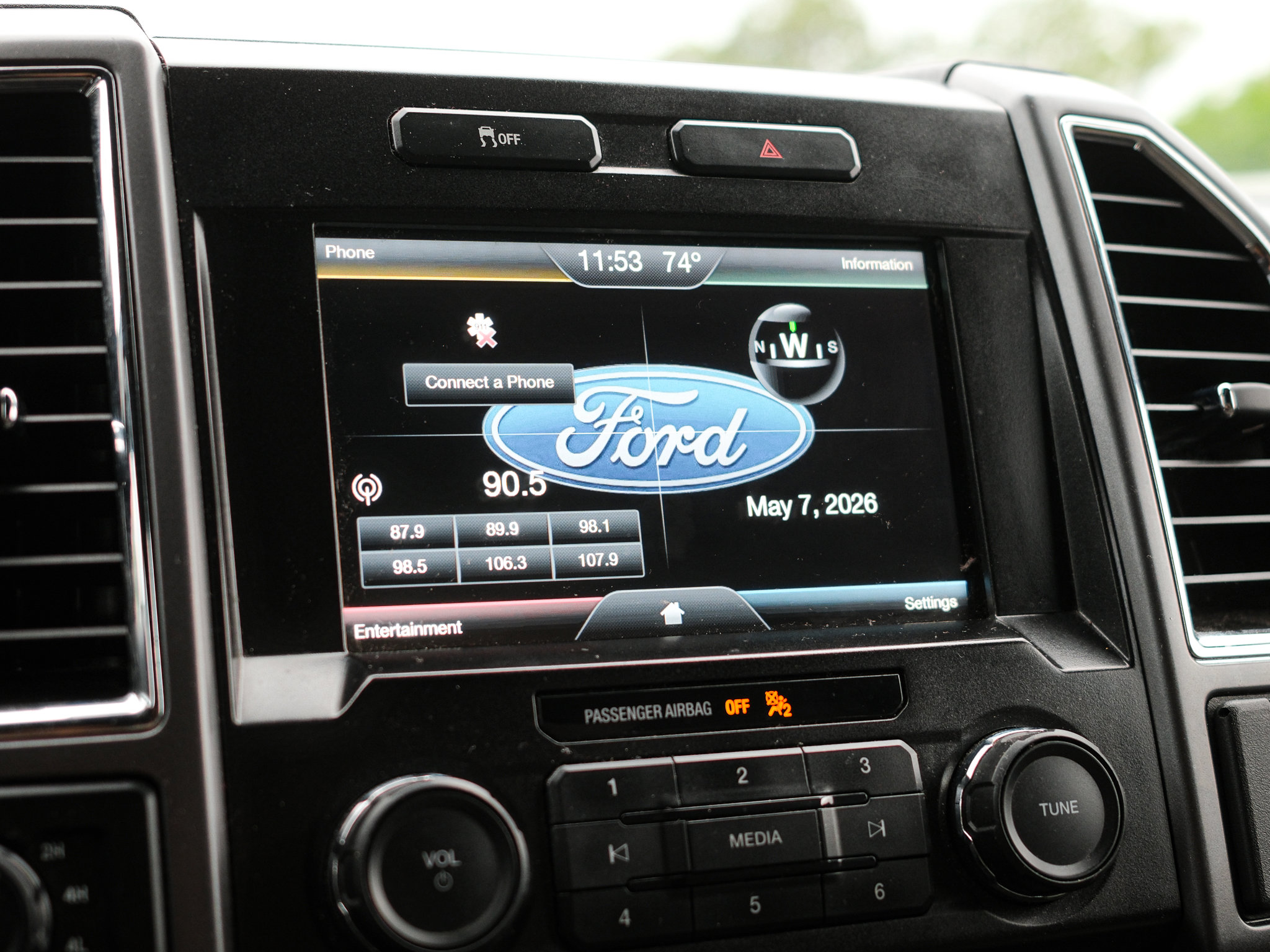 Used 2015 Ford F150 XLT w/ Equipment Group 301A Mid AWD/4WD image 21