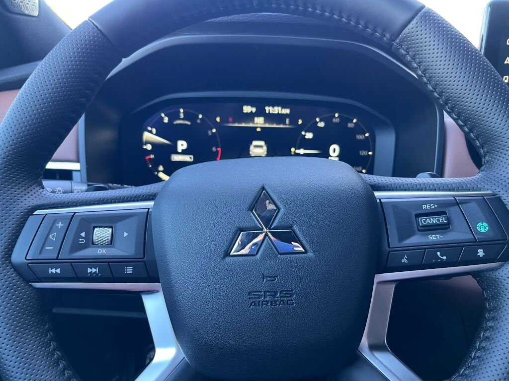 New 2025 Mitsubishi Outlander SEL image 15
