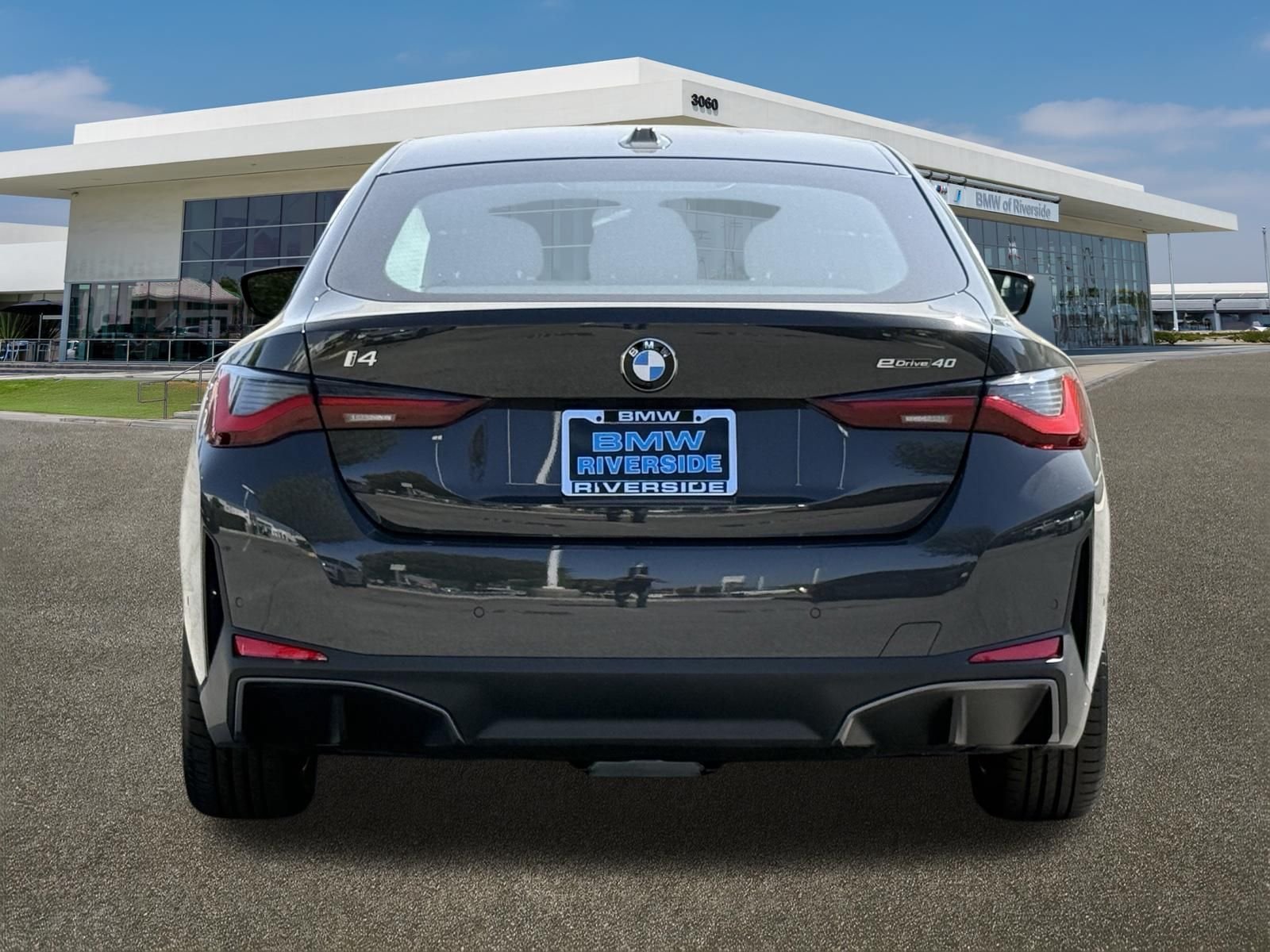 New 2026 BMW i4 eDrive40 w/ Parking Assistance Package RWD image 9