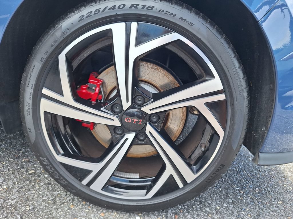 Used 2026 Volkswagen GTI SE FWD image 26