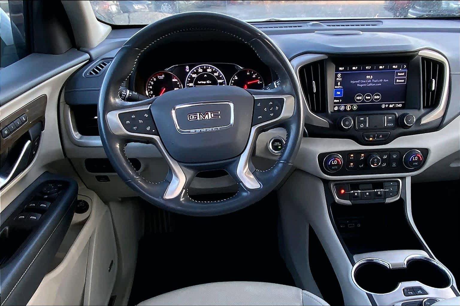 Used 2022 GMC Terrain Denali w/ Denali Premium Package AWD/4WD image 6
