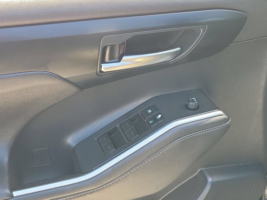 Certified 2021 Toyota Highlander XSE FWD image 20