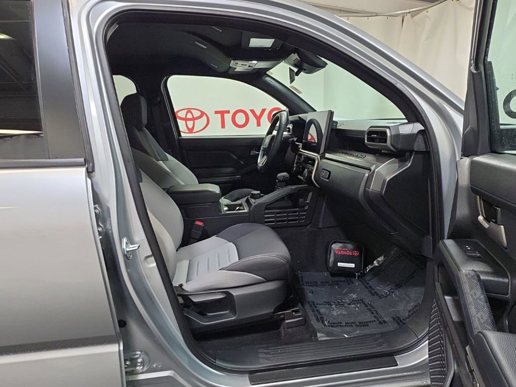 Used 2024 Toyota Tacoma TRD Off-Road image 12