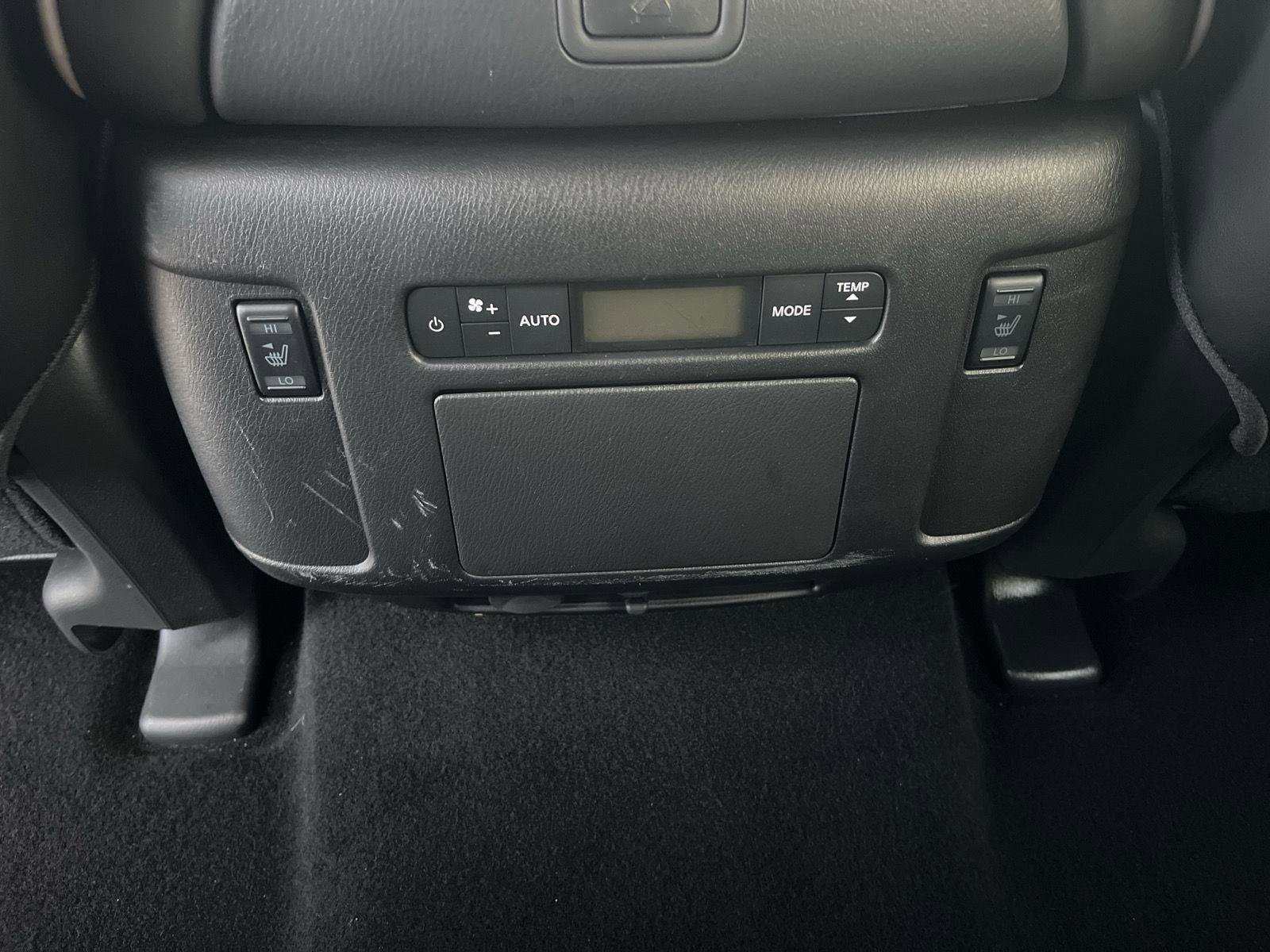 Used 2024 Nissan Armada Platinum w/ Captain's Chairs Package image 16