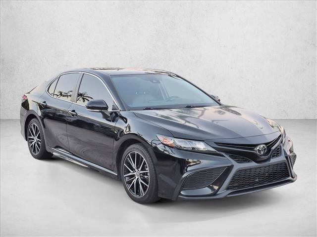 Certified 2022 Toyota Camry SE FWD image 3