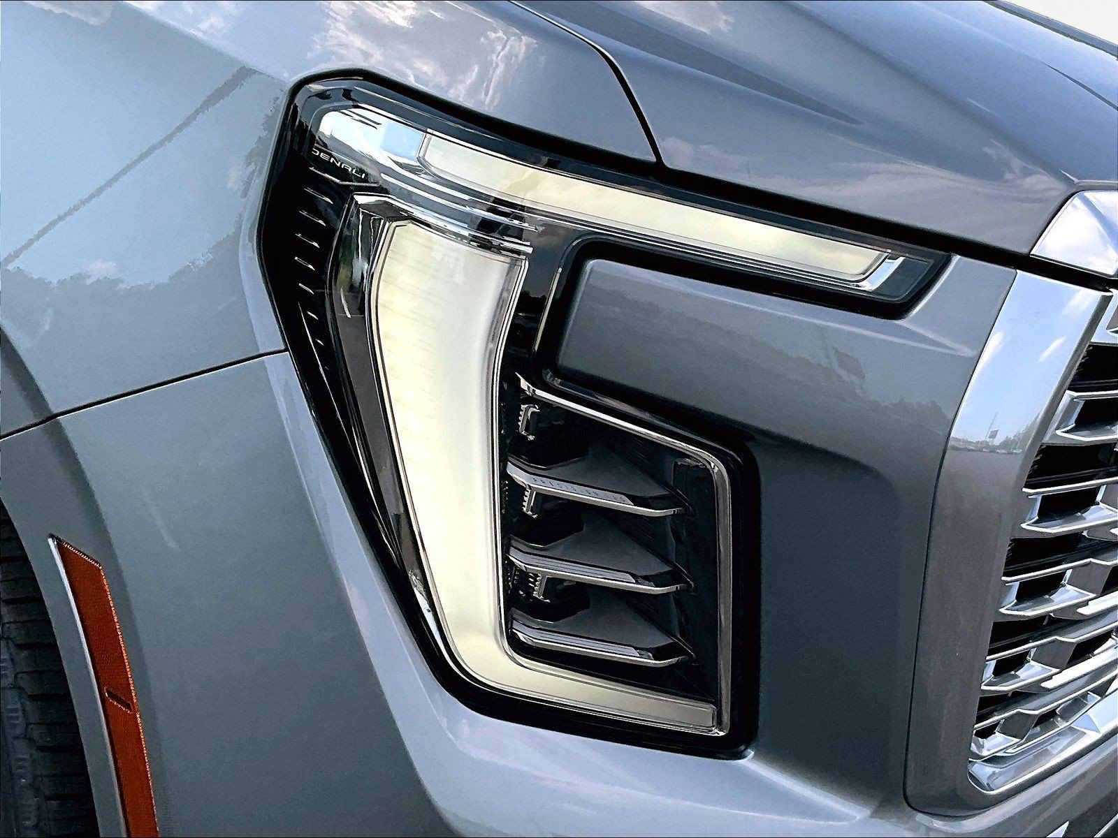 New 2026 GMC Yukon XL Denali w/ Denali Reserve Package AWD/4WD image 8