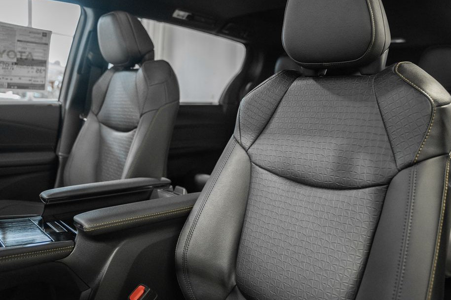 New 2026 Toyota Sienna XLE Woodland Edition AWD/4WD image 42