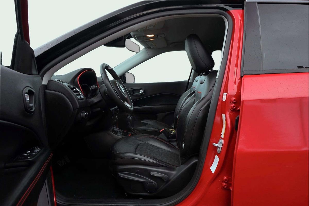 Used 2021 Jeep Compass Trailhawk image 16