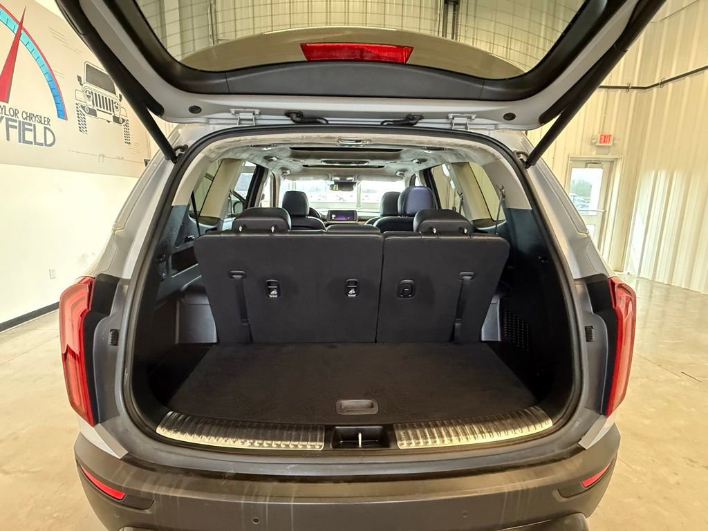 Used 2022 Kia Telluride SX w/ SX Prestige Package image 40