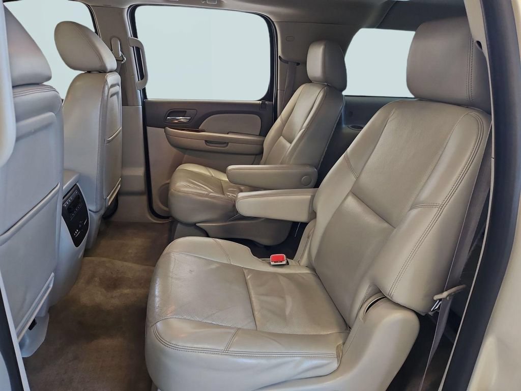 Used 2014 Chevrolet Suburban LTZ AWD/4WD image 23