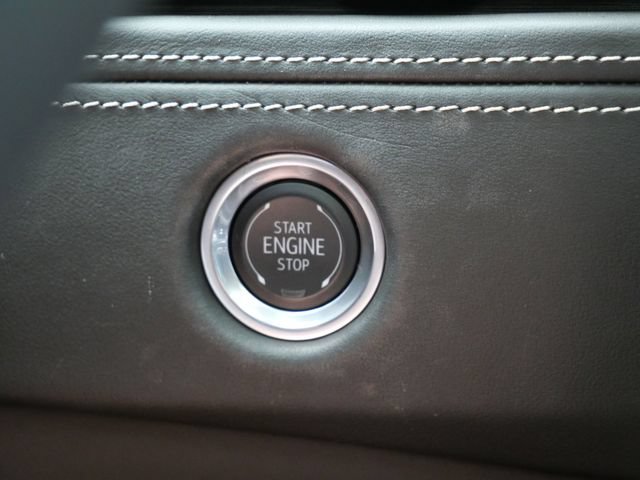 Used 2025 Cadillac Escalade ESV V AWD/4WD image 29