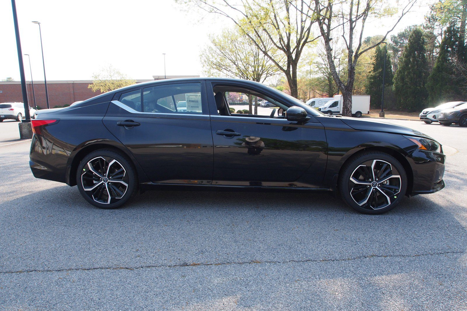 New 2026 Nissan Altima 2.5 SR w/ SR Premium Package FWD image 8