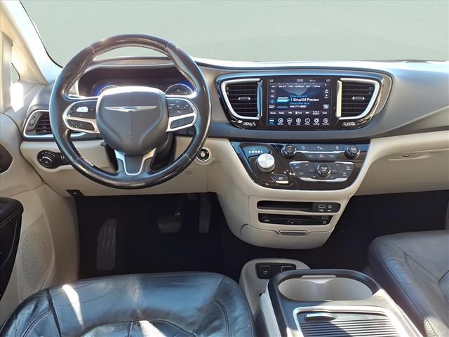 Used 2020 Chrysler Pacifica Touring-L Plus image 17