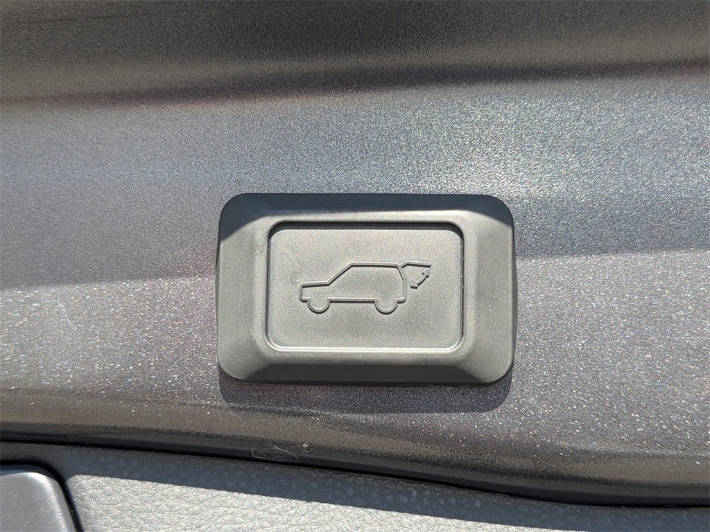 Used 2023 Toyota RAV4 Limited image 14