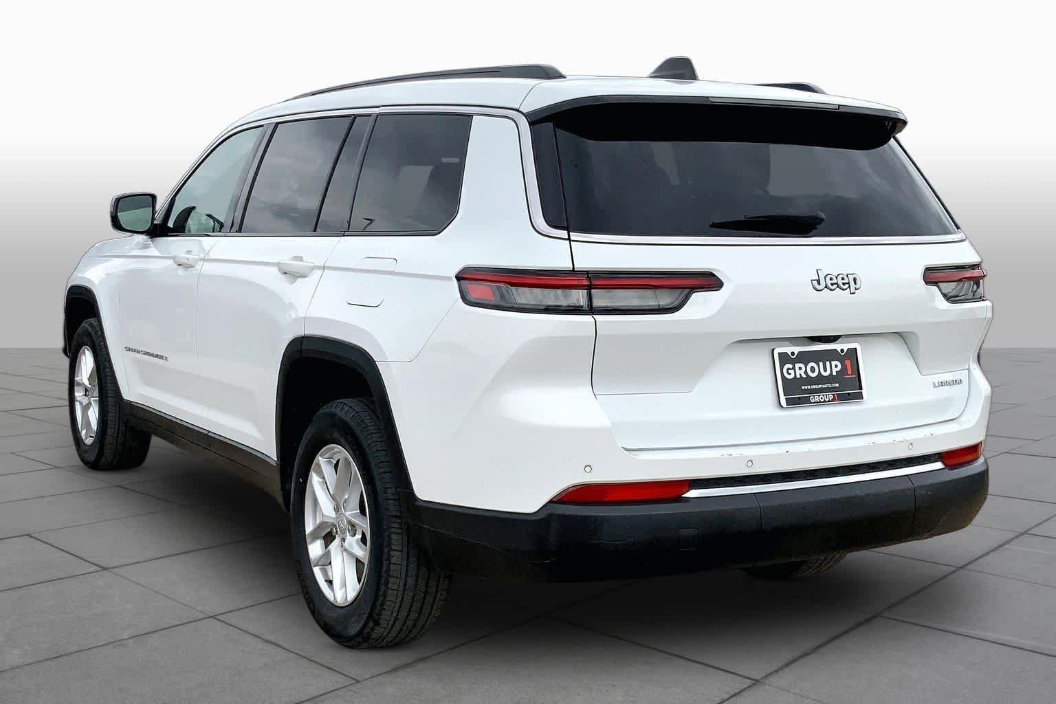 Used 2024 Jeep Grand Cherokee L Laredo RWD image 9