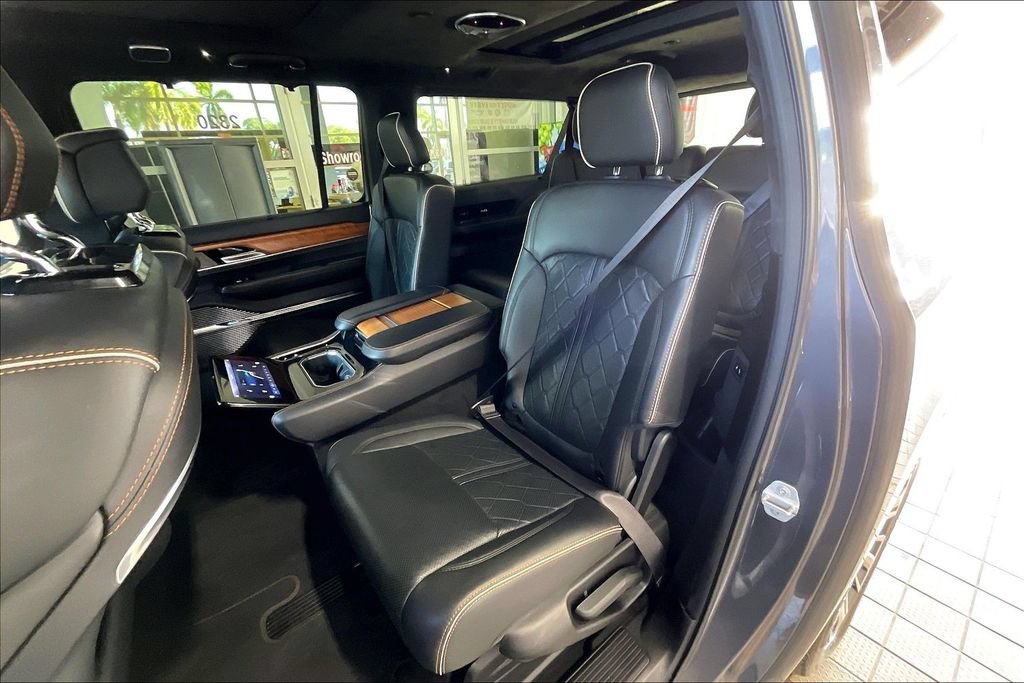 Used 2024 Jeep Grand Wagoneer L Series III AWD/4WD image 14