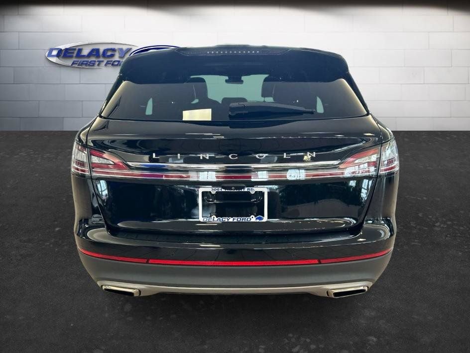Used 2022 Lincoln Nautilus Reserve AWD/4WD image 4