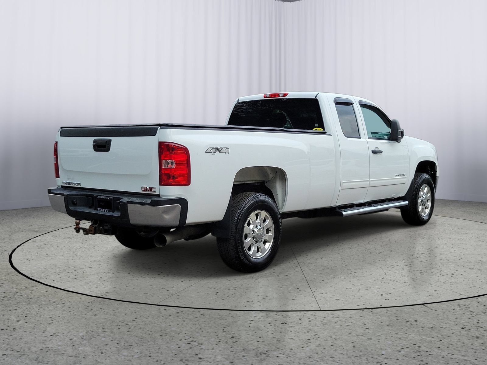 Used 2013 GMC Sierra 3500 SLE w/ SLE Preferred Package AWD/4WD image 3