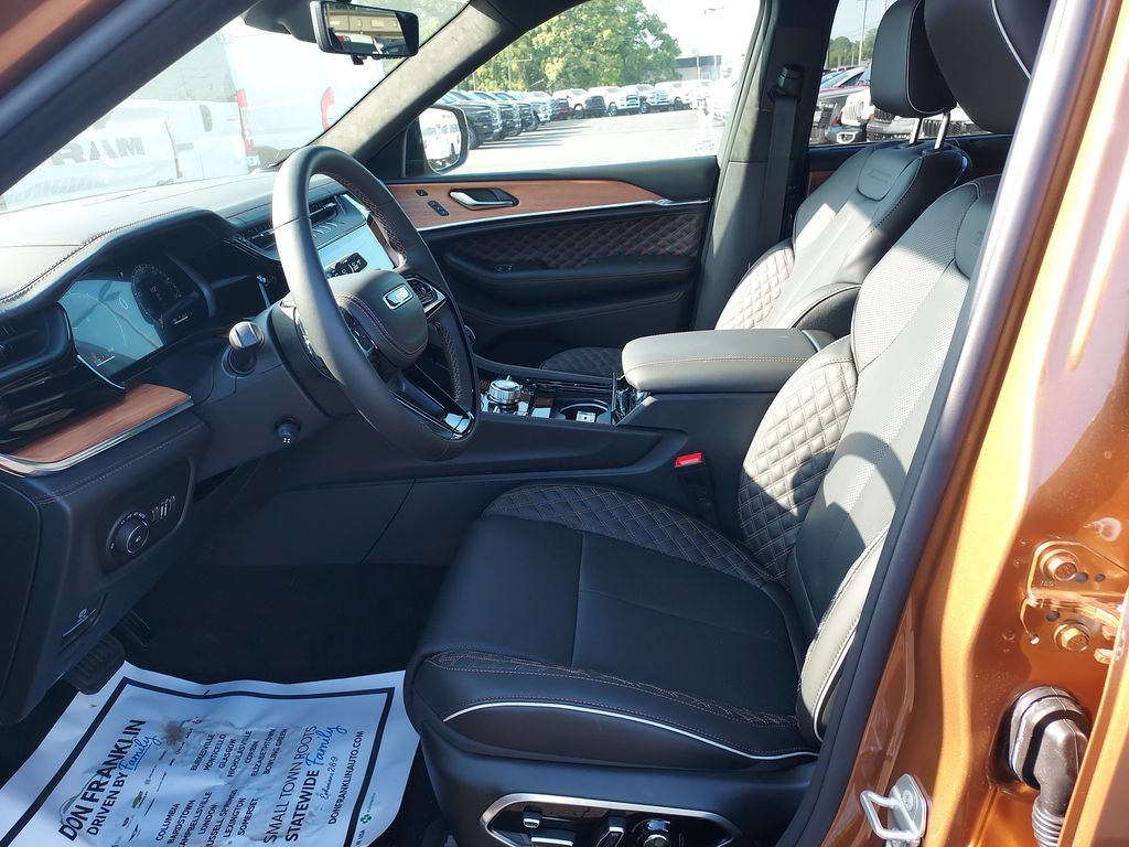 New 2026 Jeep Grand Cherokee Summit w/ Obsidian Package AWD/4WD image 9