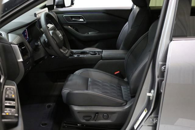 New 2026 Nissan Rogue Platinum image 8