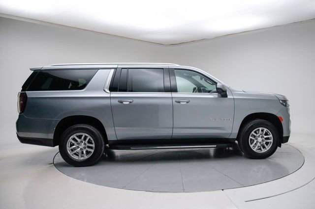 Used 2024 Chevrolet Suburban LT image 8