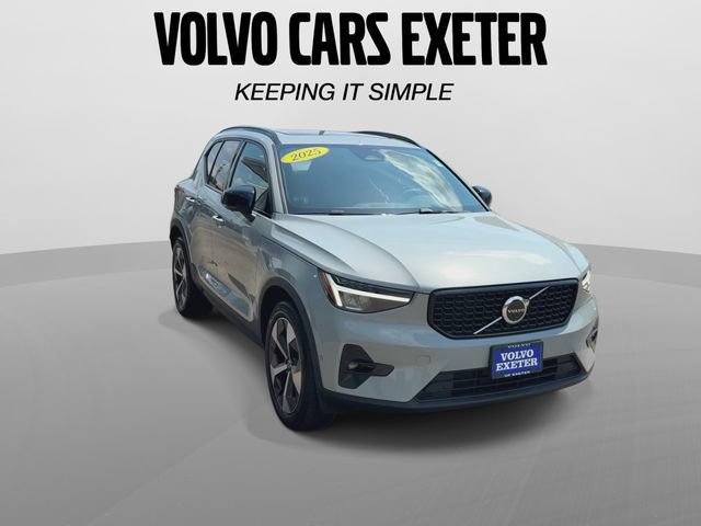 Certified 2025 Volvo XC40 B5 Plus AWD/4WD image 3