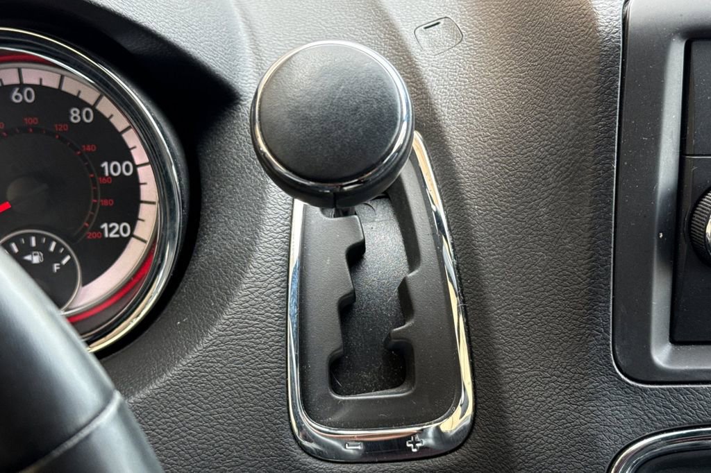 Used 2016 Dodge Grand Caravan SE image 30