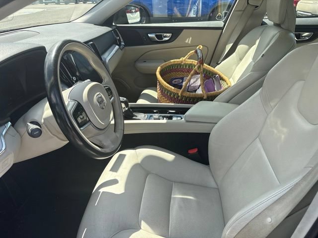Used 2020 Volvo V60 T5 Momentum FWD image 10
