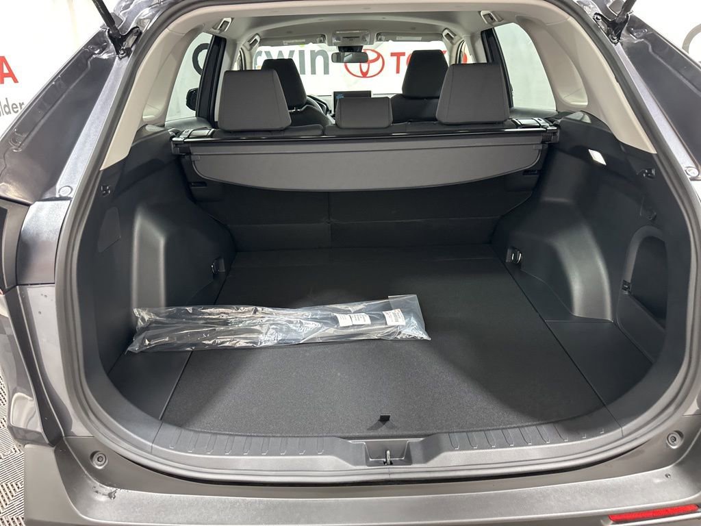 Used 2025 Toyota RAV4 XLE image 15