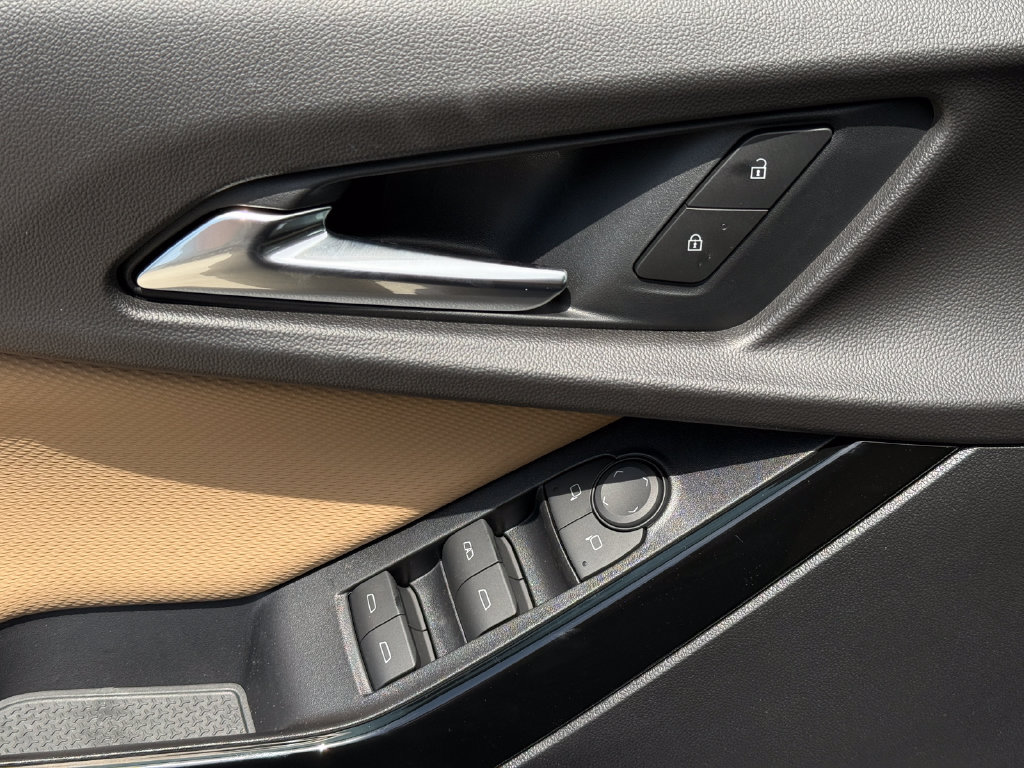 New 2027 Chevrolet Equinox ACTIV FWD image 16