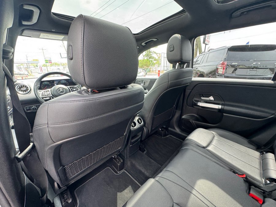 Used 2020 Mercedes-Benz GLB 250 4MATIC image 29