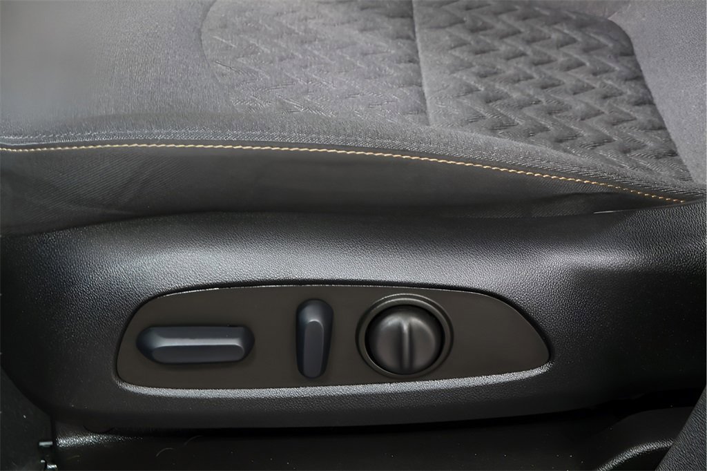 Used 2023 Chevrolet Equinox LT image 19