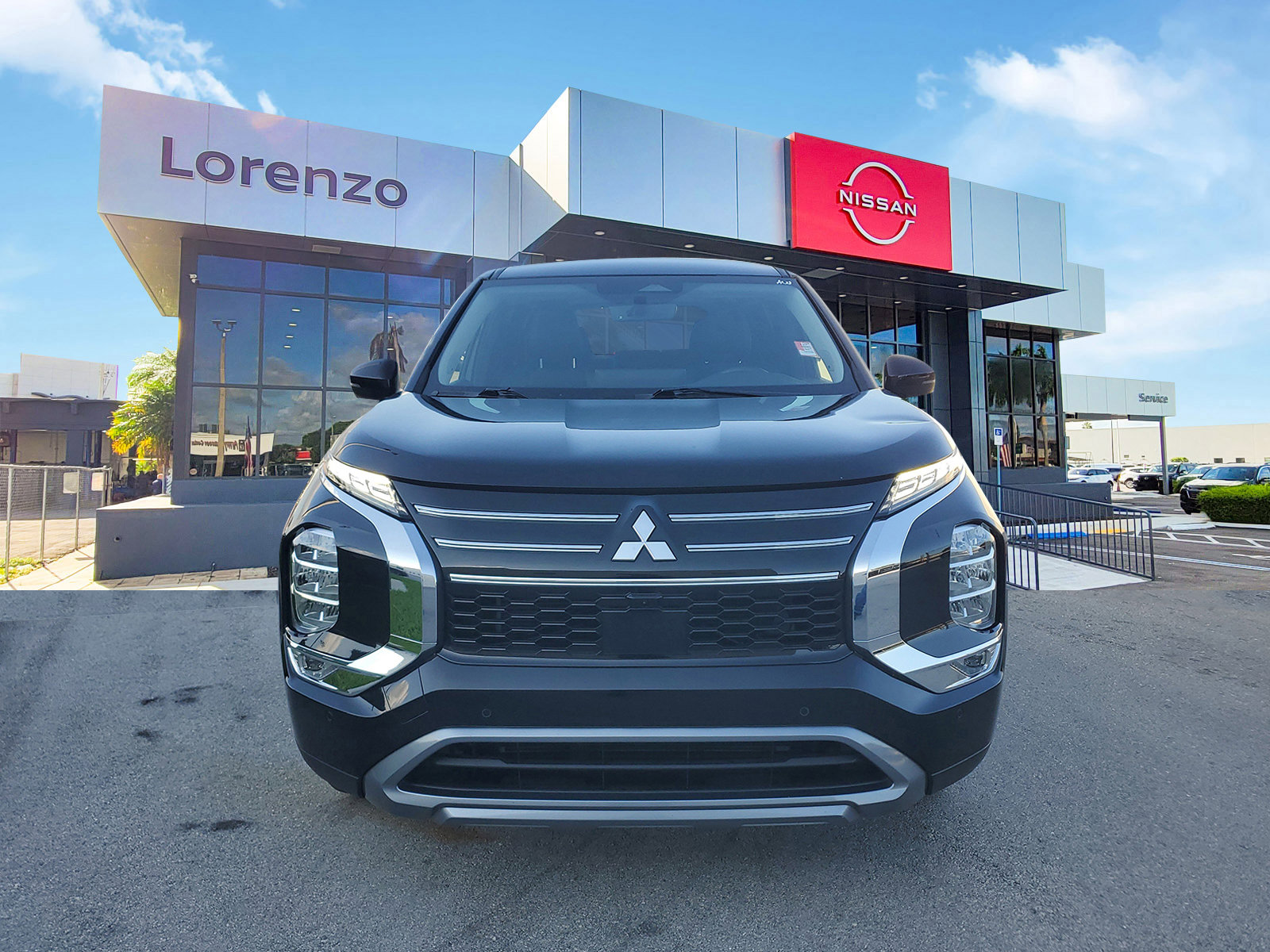 Used 2025 Mitsubishi Outlander SE video 2