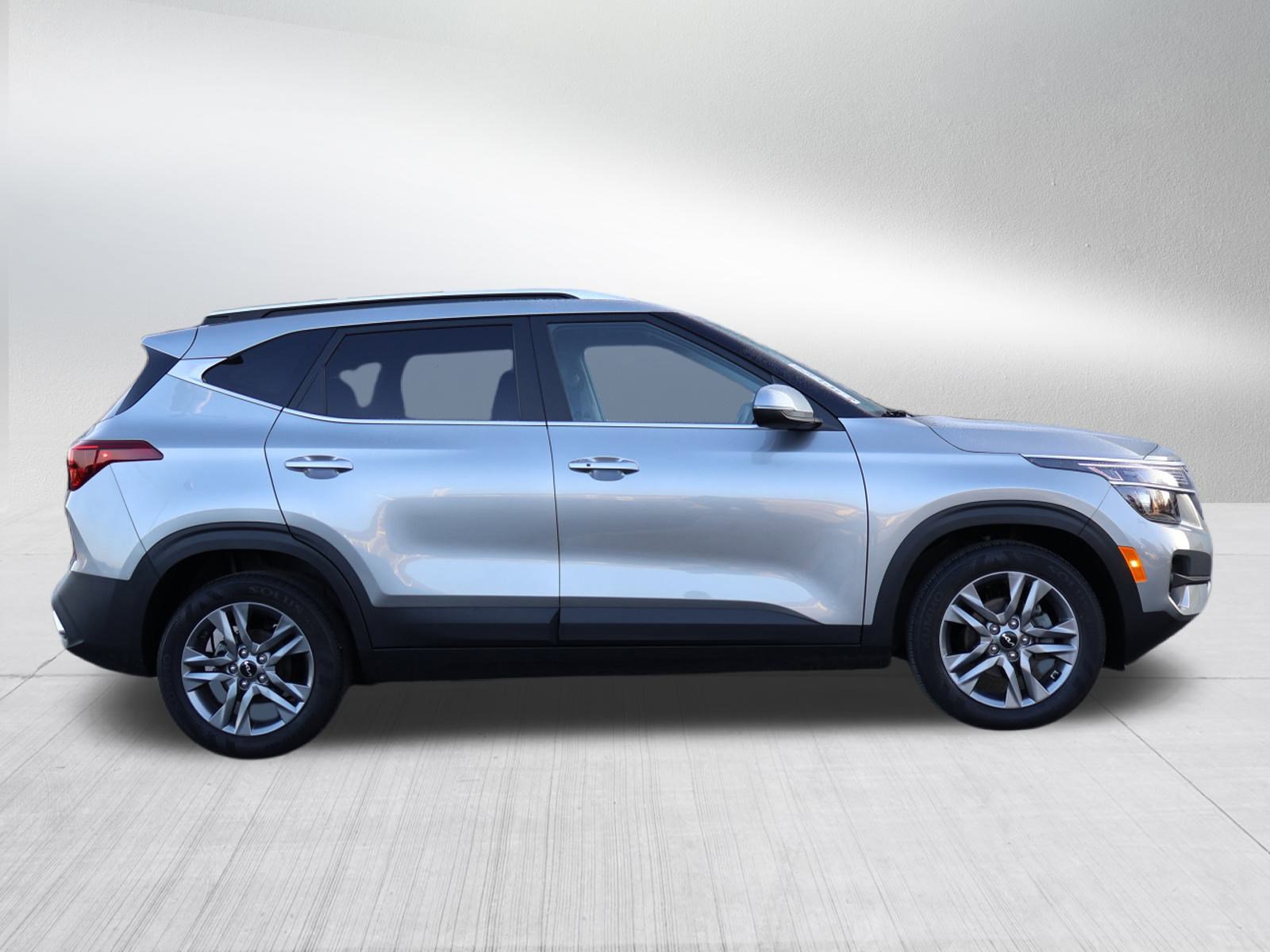 Used 2023 Kia Seltos S image 8